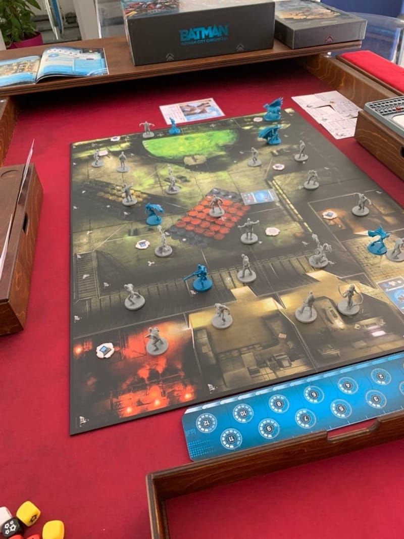 Rathskellers Sunnygeeks – la table de jeu de société modulaire