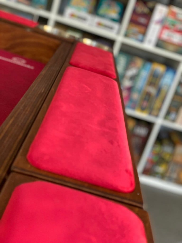 Rathskellers Sunnygeeks – la table de jeu de société modulaire