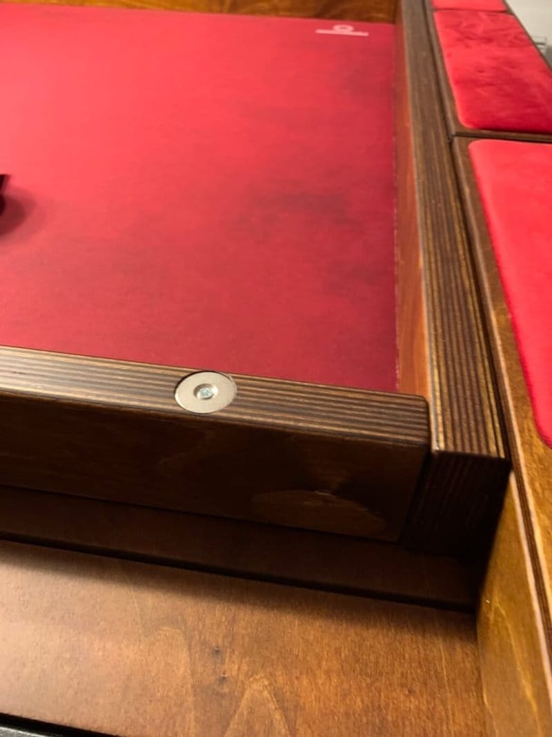 Rathskellers Sunnygeeks – la table de jeu de société modulaire