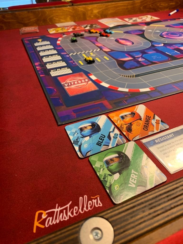 Rathskellers Sunnygeeks – la table de jeu de société modulaire