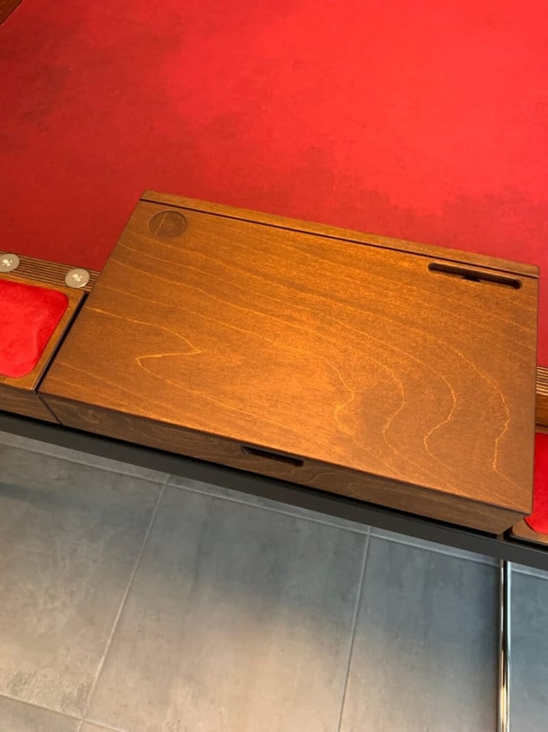 Rathskellers Sunnygeeks – la table de jeu de société modulaire