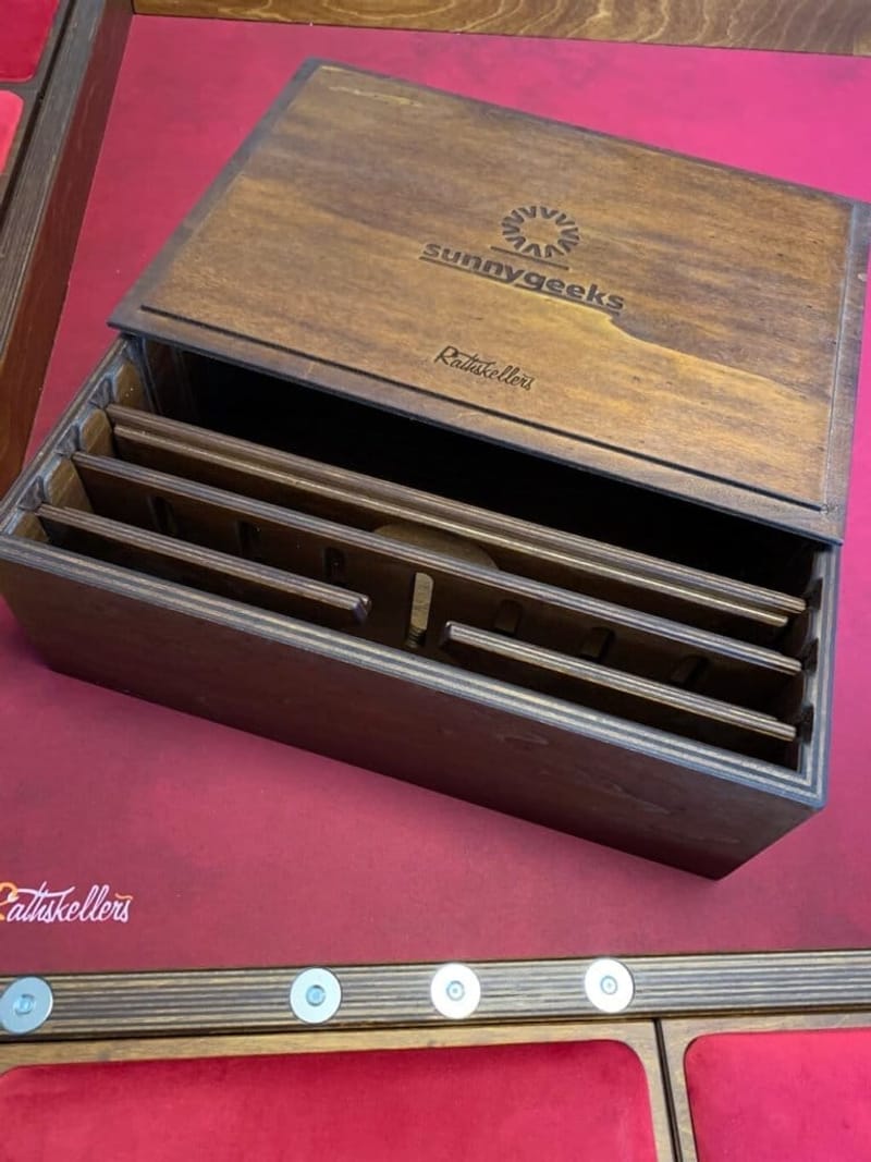 Rathskellers Sunnygeeks – la table de jeu de société modulaire