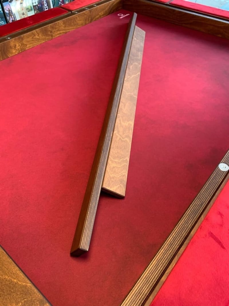 Rathskellers Sunnygeeks – la table de jeu de société modulaire