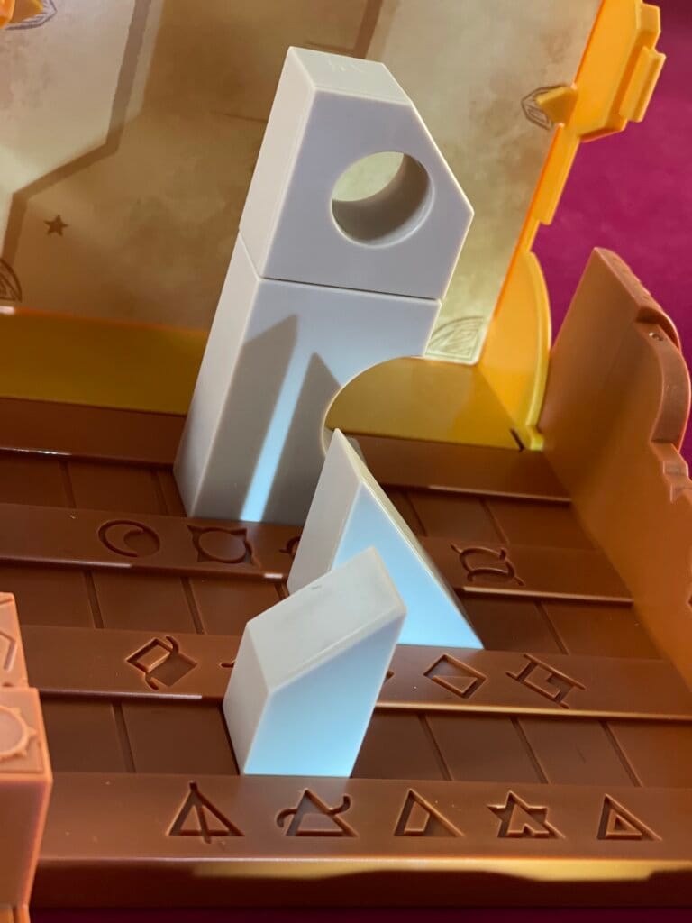 Logiquest – Shadow Glyphs