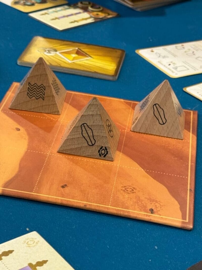 Pyramire