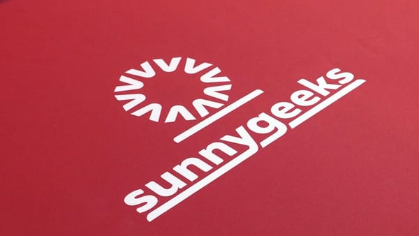 Rathskellers Sunnygeeks – la table de jeu de société modulaire