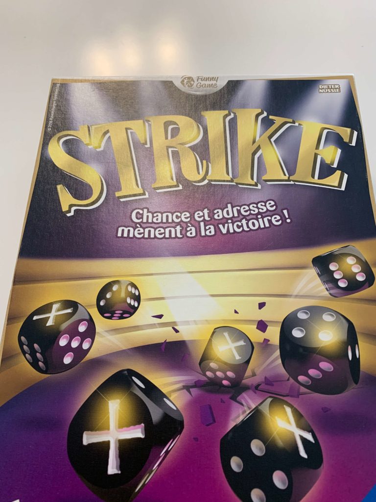 Strike - Test jeu de société - Akoa Tujou
