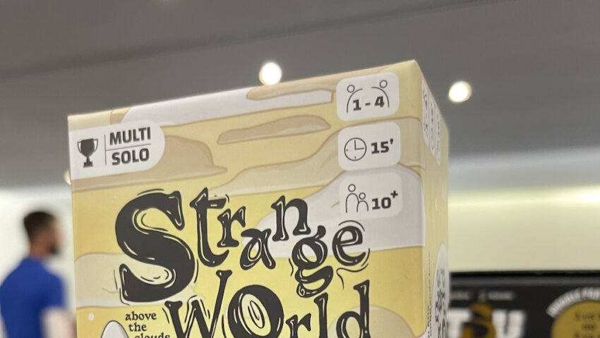 Strange World : above the clouds